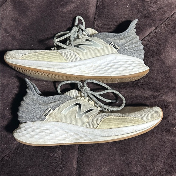 New Balance Tennis Shoes - Picture 4 of 5